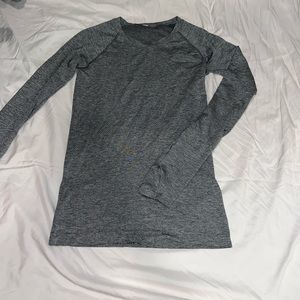 Lululemon Long sleeve size 2 gray
